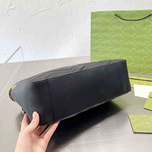 Axelväskor designer väska läder kvinnor handväskor shopping på lyxiga messenger kvinnliga kedja underarmskroppspåsar purs 220715