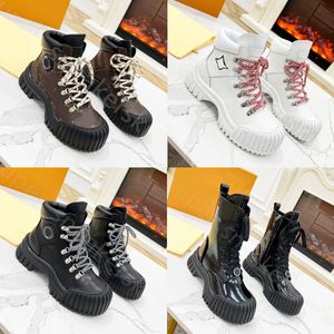 New Women Women Boots Boots Designer Fashion Martin Boot Real Leather Outdoor Platforms Non-Slip الحفاظ على أحذية الثلج الدافئة 35-41