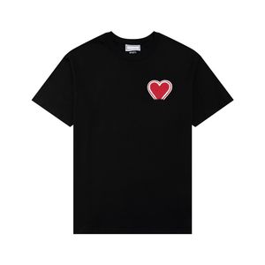 2024 Paris Moda Mens Designer Camiseta Bordado Coração Vermelho Cor Sólida Grande Amor Pescoço Redondo Coração T-shirt de Manga Curta para Homens e Mulheres com o mesmo parágrafo