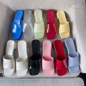 gel￩ h￶gklackade strand tofflor sommardesigner kvinnor skor grovare h￤l floppar 100% patent l￤der lady halv toffel metall lux alfabet kedja gummi sandaler kvinnor