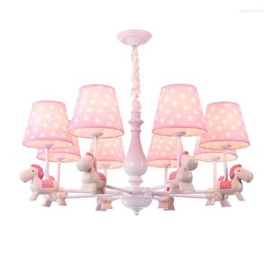 Lâmpadas pendentes Crianças Candeliers Luzes Decoração da sala de estar Casa moderna Candelador para decoração de bebê quarto rosa cavalo LUDER LIDUDE DE LUDER