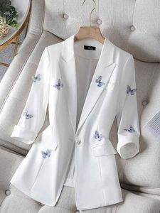 Damskie garnitury Blazers Mała kurtka dla kobiet w 2022 roku i lato Nowy nadruk motyla trzy ćwierć rękawie Slim Biali Blazer Women Odzież T221027