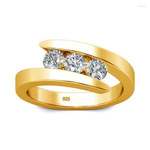 Cluster Rings 3 Stone Moissanite Ring med certifikat för kvinnors engagemangsmycken Sterling Silver 925 Pass Diamond Test Wedding