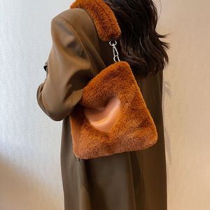 Koreansk version Handväska Autumn Winter Imitation Rabbit päls Straw Bag Love Lady One Shoulder Crossbody Handbag Rabbits 'Hårväskor Kvinna