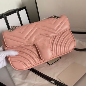 2022 حقيبة مستحضرات التجميل للسيدات Crossbody Style Portable Fashionista هدية جيدة جدًا فاخرة باليد