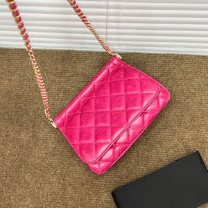 Womens Designer Fuchsia Calfskin quiltade väskor Klassisk miniflma kosmetisk fodral GHW Crossbody Axel utomhusväska lyxdesigner Vanity Handväskor 20x15x6cm