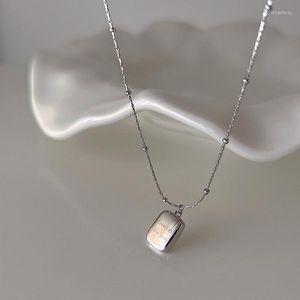 Pendant Necklaces DEAR-LIFE Personality Geometric Square Metal Letter Necklace Simple Versatile Fashion Exquisite Jewelry Gift