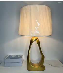 Masa lambaları Amerikan basit yaratıcı altın oturma odası lambası sanat başucu yatak odası el