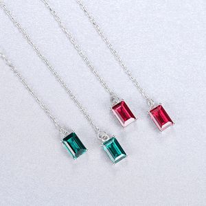 Ny syntetisk Ruby Emerald S925 Silver Needle Dingle örhängen Kvinnor smycken Fashion Temperament Lady Shiny Gemstone Long Tassel örhängen Tillbehör gåva