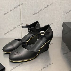 Schowań damskiej sukienki dla owczej klinowe obcasy 6,5 cm klasyczne pompy i slingbacki mokasyna ślubne buty na imprezę Espadrilles klasyczne czarne luksusowe sandały luksusowe khaki