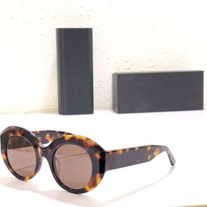 2022 Kvinnor Solglas￶gon M￤n Summer BB0235 Skydd UV400 Vintage Sk￤rmade linser Square Integral Full Matte Frame Fashion Glasses Random Box