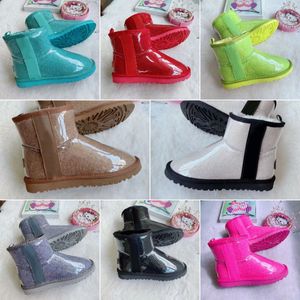 Çocuk Uggi Boots Kız Ayakkabı Tasarımcısı Wgg Jelly Snow Boot Avustralya Klasik Sneaker Bebek Çocuk Gençlik Yürümeye Başlayan Çocuklar Su Geçirmez Çocuk Ayakkabı