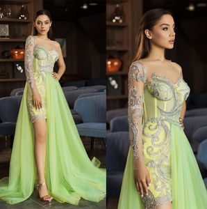 Sparkling Illusion Prom Dresses Kristalle Kurze Partykleider Pailletten gerüscht mit Überröcken Maßgeschneidertes Abendkleid
