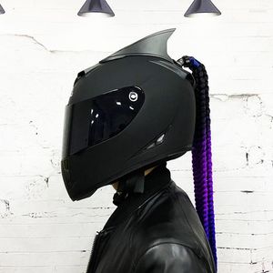 Capacetes de motocicleta face completa capacete seguro lente dupla versão mais recente versão abs material motocross motocicleta individualidade tranças chifres