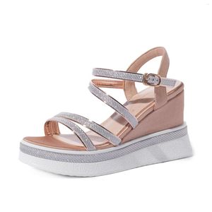 Sandały PQECFS Wielka rozmiar 31-42 Wysokiej jakości 2022 Summer Fashion Women Solid Platform Obc