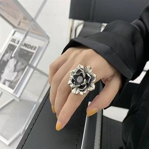 Wyolbrzymiony duży pierścień płatków żeński Kwiat hip -hopowy Korean S925 Silver Net Red Finger Finger Tide252l