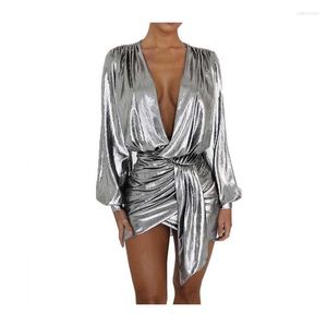 Casual klänningar sexig silver långärmad miniklänning kvinnor djup v nacke ruched night out clubwear metallic wrap asymmetrical club