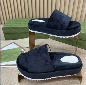 Damen-Hausschuhe, Original-Doppel-G-Slide-Sandale, Designer-Mehrfarben-Plateau-Hausschuhe, burgunderfarbene Mini-Druckstoff-Schuhe mit Gummisohle