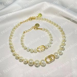 Perlenhalskette Designer Schmuck Halsketten Perlen Halsname Frauen Armband Bolzen Ohrring Kupfer K Gold plattiert Schlüsselblatt Mutter von Pearnecklace