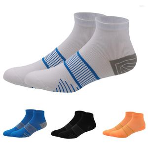 Meias masculinas Anti-Slip Sports Men respirável que absorve o sweatbing de caminhada ao ar livre de seca rápida, massags meias