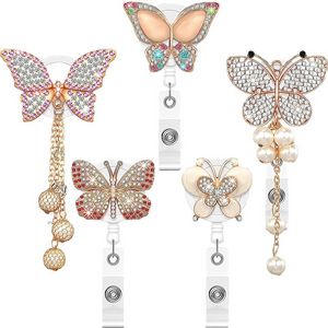 Nyckelringar Butterfly Diamond Badge Rulle Kvinnor Flickor Personal Utdragbar rem för Work Pass Card ID Namn Bröstklämma Crystal Drop Deli Smt54