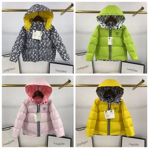 Designer Unisex Winter Down Coat downs Giacche Baby Button zip Lettera Parka 3-12 anni Moda bambini cappotti Lana calda Tuta da neve Capispalla con cappuccio Cappotto lungo