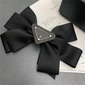 Luxury Designer Barrettes Girls Hairpin Classic Letter Hair Clips Hairclips Fashion Women Bow Hairpins Accessories