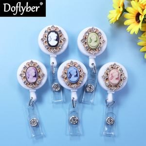 Key Rings Crystal Cameo Head Retractable Badge Reel Exhibition Work Staff Studenten IC ID Card Clips Holder Stationery Drop Delivery 2 SMTEB