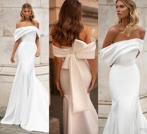 Semplice abito da sposa a sirena in raso senza spalline 2023 perline cintura pieghe abiti da sposa con grande fiocco abiti da sposa robe de mariage