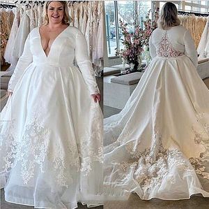 Plus Size A-Line Wedding Dresses Ivory Long Sleeves Bridal Gowns Lace Appliques Satin Country Bride Wear Deep V-Neck Hollow Back 2023 Women Robe De Marriage