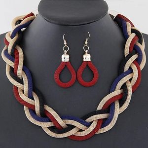 Halsband örhängen set vintage kvinnor boho flätade smycken färgkedja vridning spray färg choker bankett party