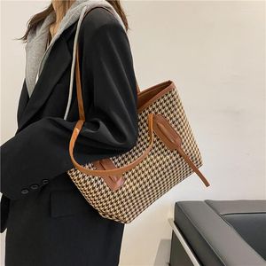 Kvällspåsar Fashion Style Women's Handbag Clutch Bag Soft Pu Leather Midje Pack Elegant Leisure Stylish Hand Women Pouch B096