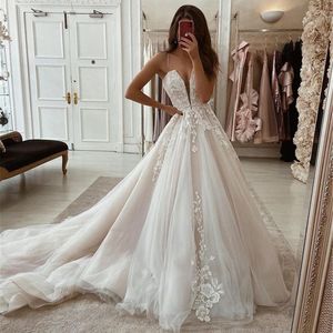 A-Line Dream Wedding Dresses Boho V-Neck Appliqued Lace Bridal Gowns Straps Tulle Beach Princess Party Dress Long Train