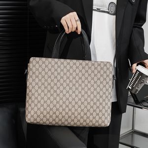 Business Laptop Bag Men Handväskor Male Travel Borteckor Kvinnor Läder Luxurys Messenger Väskor