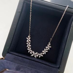 Luxus Victoria Designer Anhänger Halskette S925 Sterling Silber Vollkristallblume Charme mit kurzer Kette Choker für Frauen Schmuck mit Schachtel