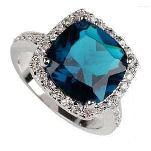 Bröllopsringar Shunxunze Luxury Sell Engagement Smycken Tillbehör för kvinnor Dark Blue Cubic Zirconia Rhodium Plated R620