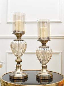 Titulares de vela European estilo vintage titular de vidro decorativo doméstico metal lâmpada de vento de castiça
