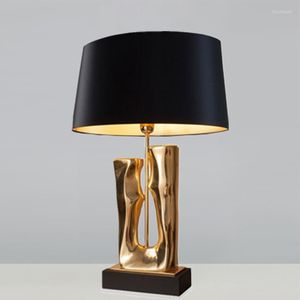 Table Lamps Nordic Fashion Light Luxury Simple Designer Post-modern Lamp American Creative Art High-grade Ceramic