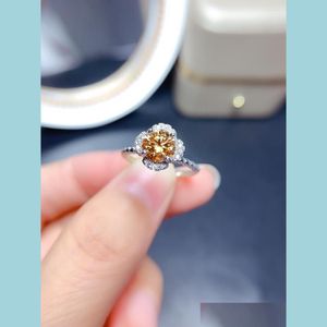 Pierścienie klastrowe pierścienie klastra sier 925 Oryginalny test diamentów po 1 genialne cięte moissanite wiśniowe kwiat Pierścień