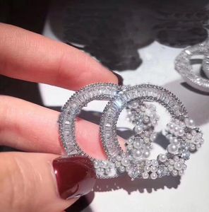 Spille di cristallo alla moda per le donne amanti del matrimonio regalo di gioielli firmati per la sposa con borsa di flanella