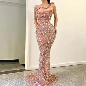 Luxuriant Prom Mermaid Designad halsringning veckad ärmlös backless pärlstav domstol klänning skräddarsydd formell dubai klänning plus storlek kläder