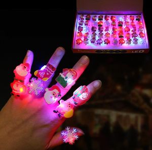 Christmas Glow Rings in Dark Flash Brosch Toy Led Santa Snowman Shine Toys Party Child Gift Navidad Party Decoration SN39