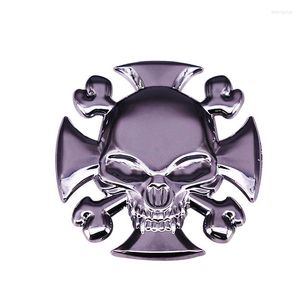 Broszki steampunk Iron Cross Cross Enamel Pin Totenkopf Shield Broch Metal Badge Rocker Biker