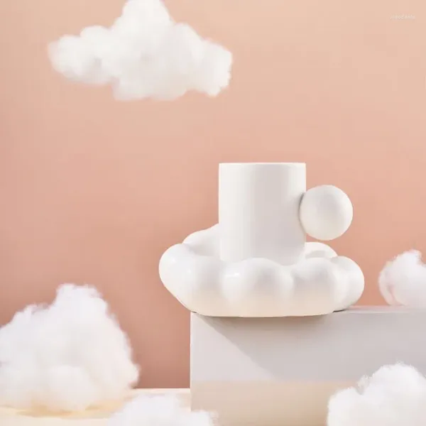 Tassen Nordic Style Mug Cloud Net Red Kreative Kaffeetasse Set Persönlichkeit Keramik Wasser