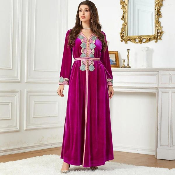 Roupas étnicas Abayas para Mulheres Dubai Luxo V-pescoço Manga Longa Veludo Bordado Fenda Maxi Saia Abaya Islâmica 3744