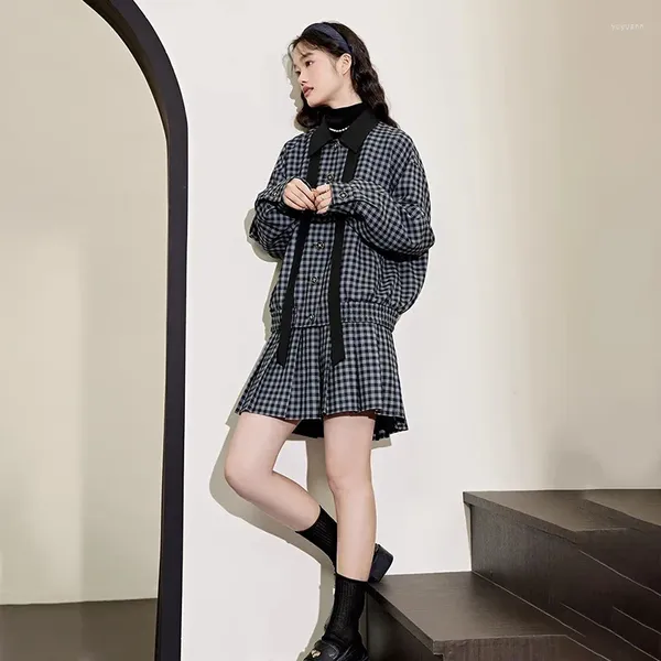 Vestido de duas peças outono e inverno jaquetas femininas saia conjunto moda tendência xadrez esportiva jaqueta solta mini plissado 2 pçs combinando