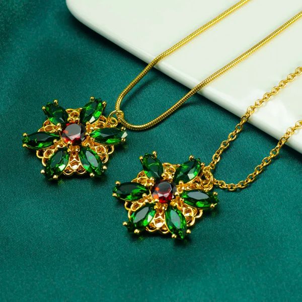 Anastasia-Halskette „Together In Paris“, Smaragd-Stein-Blumen-Halskette, inspiriert von der verlorenen Prinzessin, 14-karätiges Gelbgold-Anhänger-Halskette für Damen