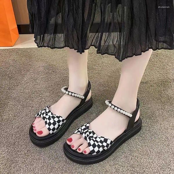 Классические туфли, сандалии для женщин, пляжная платформа, лето 2024, обувь в римском стиле с жемчугом, женская обувь F с бантом, азиатский размер, роскошные корейские сандалии на каждый день
