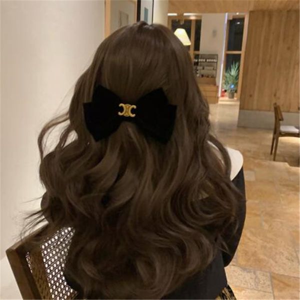 Grampos de cabelo Barrettes LuxuryDesigner Grampos de cabelo Barrettes Bow Hairpin Fecho Cavalinha Fecho de cabelo fixo Letras Braçadeira de mola Ornamento de cabelo Headwear