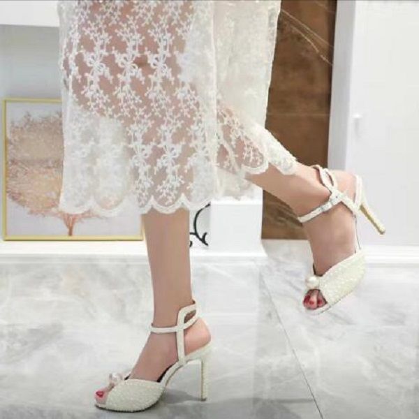 6006 Marchi di lusso estivi Sacora Scarpe eleganti Perle bianche Décolleté in pelle Lady Tacco a spillo Cinturino alla caviglia Scarpe da sposa con tacco alto